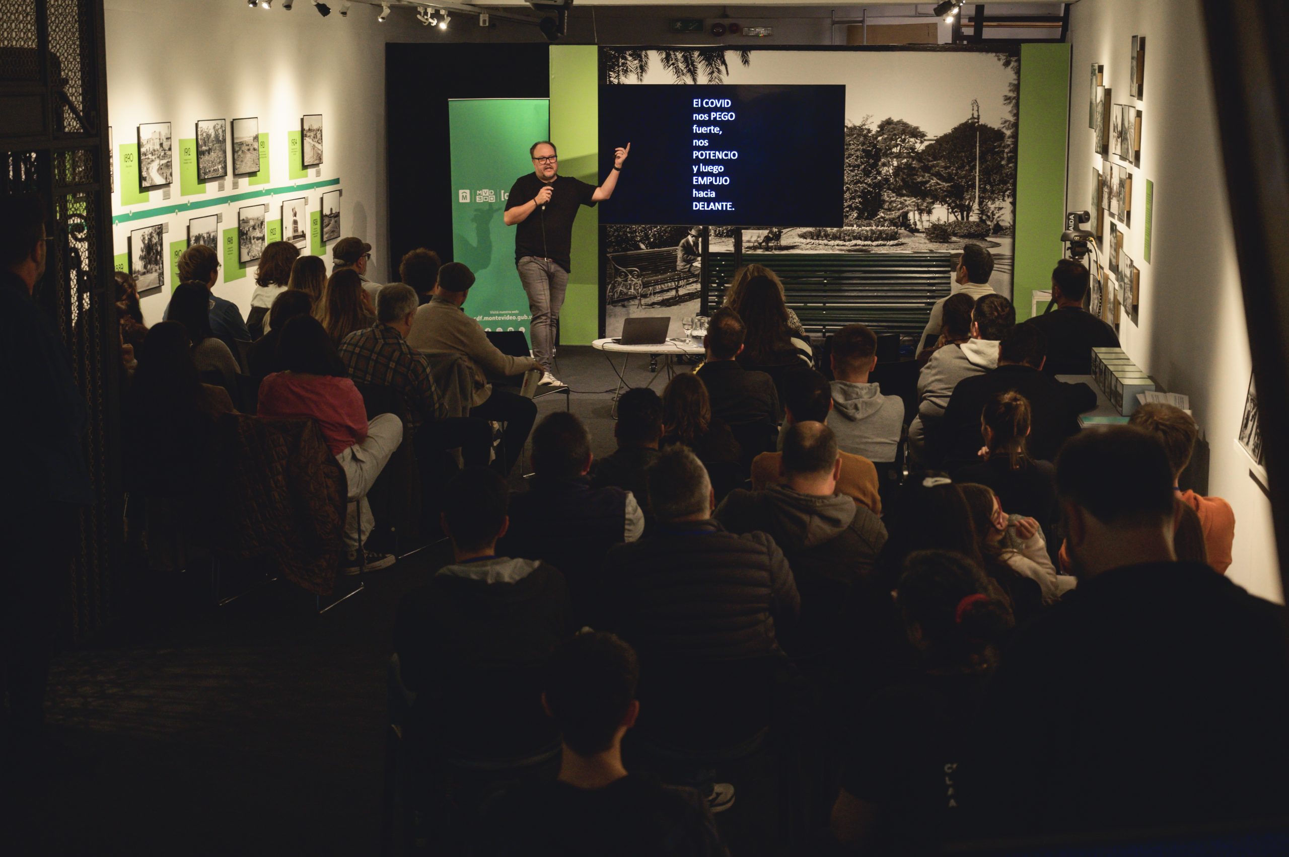 Primer charla del ciclo 2025: Fotografía profesional para ecommerce, a cargo de Juanjo Vázquez.